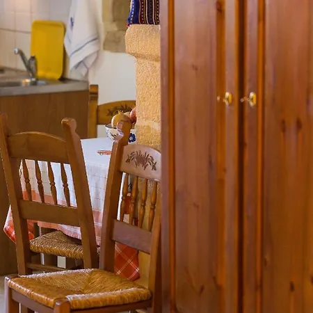 Kır Evi Enastron Resmo