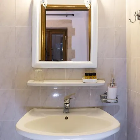 Kır Evi Enastron Resmo